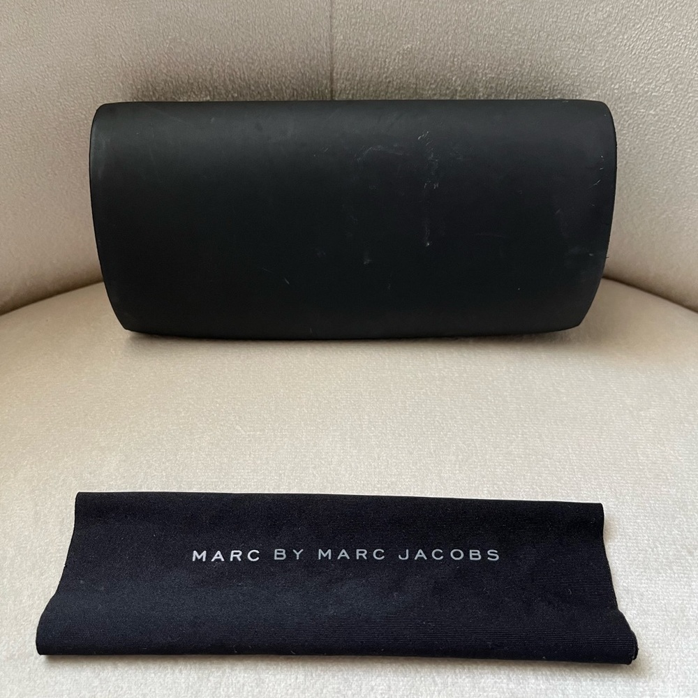 Marc By Marc Jacobs Sunglass Case & Cleaning Cloth
